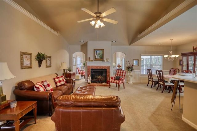 339 Crossroads Drive, Social Circle, GA 30025