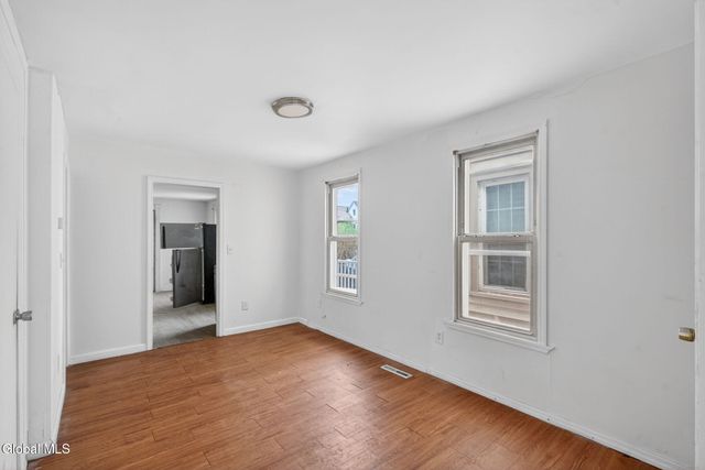 1325 6th Avenue, Schenectady, NY 12303