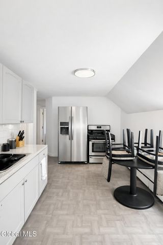 1325 6th Avenue, Schenectady, NY 12303