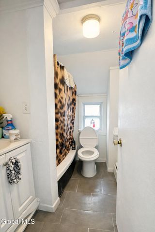 1325 6th Avenue, Schenectady, NY 12303