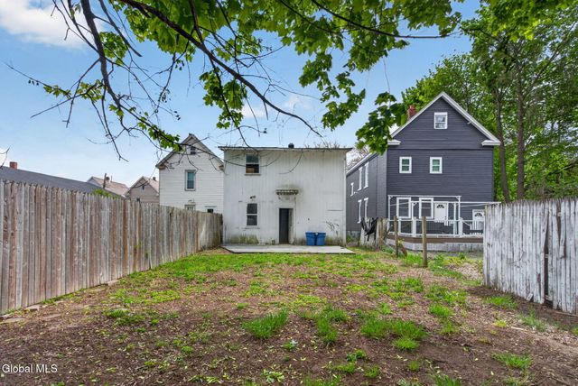 1325 6th Avenue, Schenectady, NY 12303