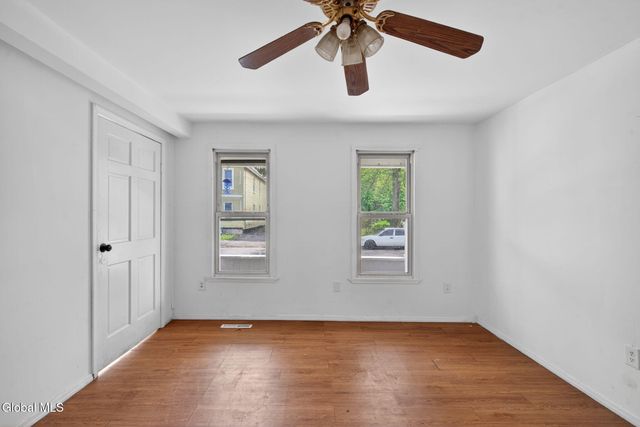 1325 6th Avenue, Schenectady, NY 12303
