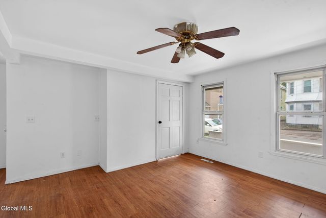 1325 6th Avenue, Schenectady, NY 12303
