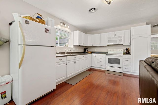 28 PERKINS Lane, Golconda, IL 62938