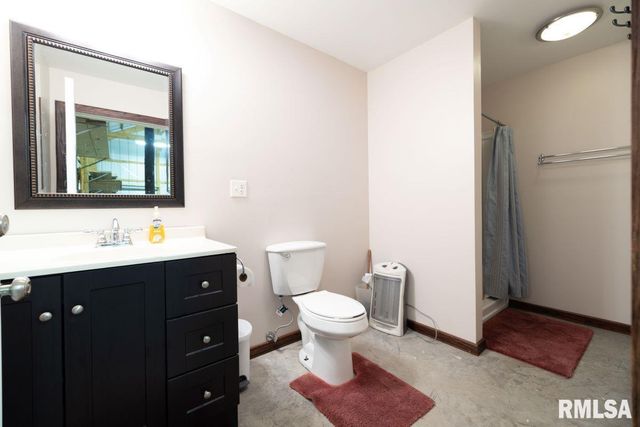 28 PERKINS Lane, Golconda, IL 62938