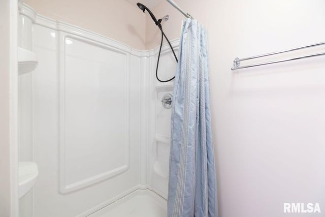 28 PERKINS Lane, Golconda, IL 62938