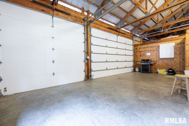 28 PERKINS Lane, Golconda, IL 62938