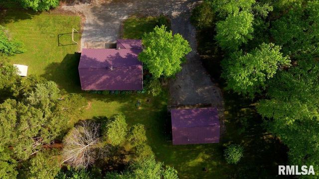 28 PERKINS Lane, Golconda, IL 62938