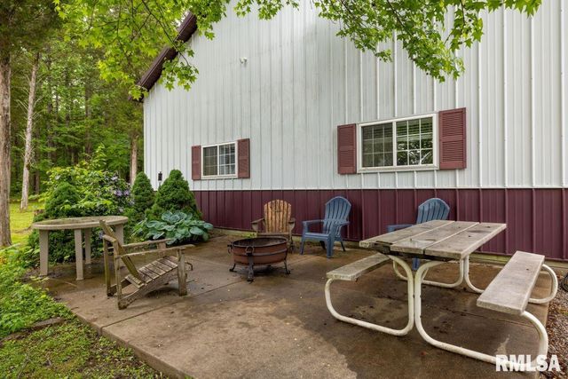 28 PERKINS Lane, Golconda, IL 62938