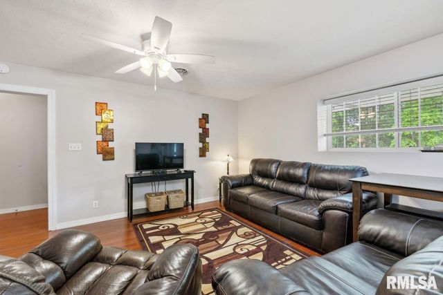 28 PERKINS Lane, Golconda, IL 62938