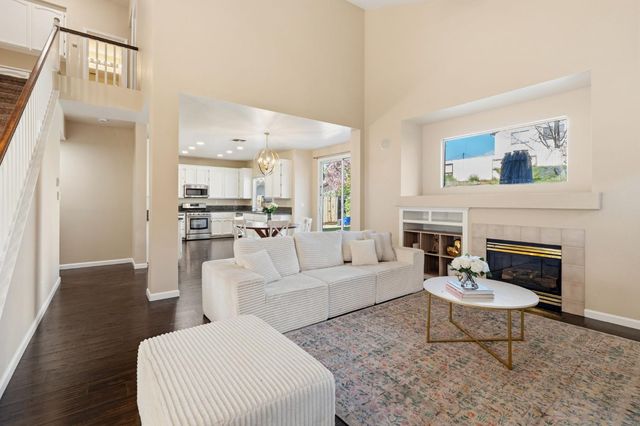 1384 Walden Dr, Folsom, CA 95630