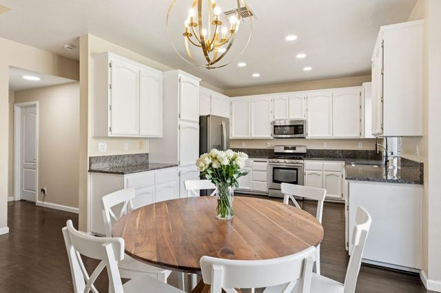 1384 Walden Dr, Folsom, CA 95630