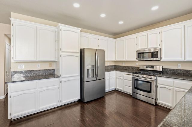 1384 Walden Dr, Folsom, CA 95630