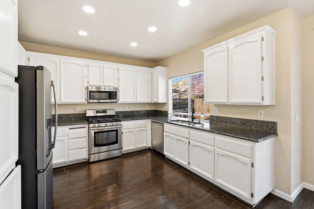 1384 Walden Dr, Folsom, CA 95630