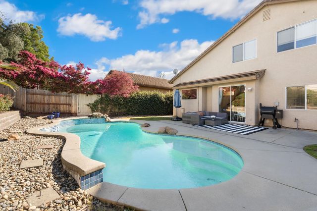 1384 Walden Dr, Folsom, CA 95630