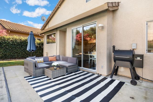 1384 Walden Dr, Folsom, CA 95630