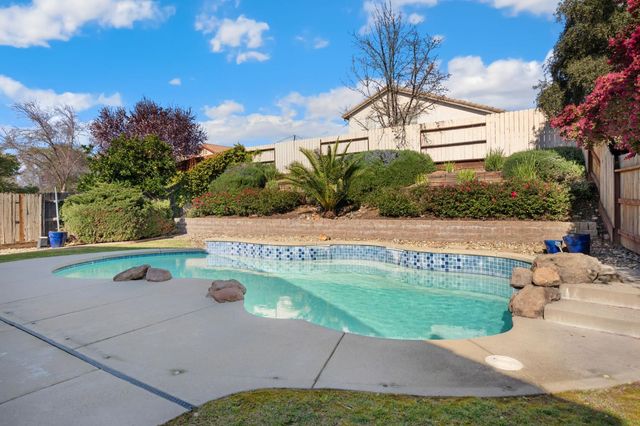 1384 Walden Dr, Folsom, CA 95630