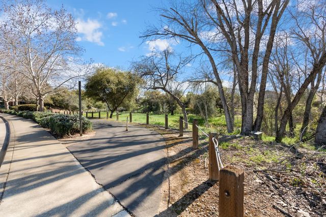 1384 Walden Dr, Folsom, CA 95630