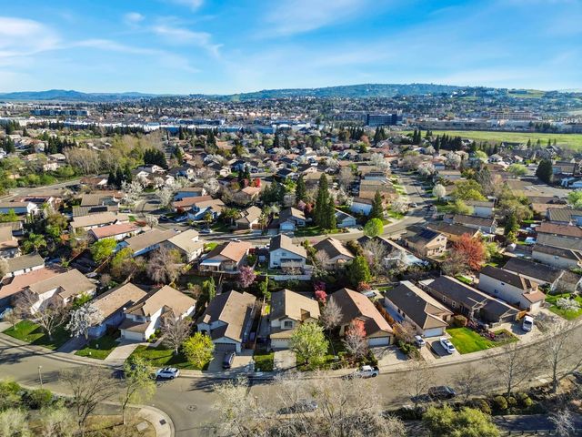 1384 Walden Dr, Folsom, CA 95630