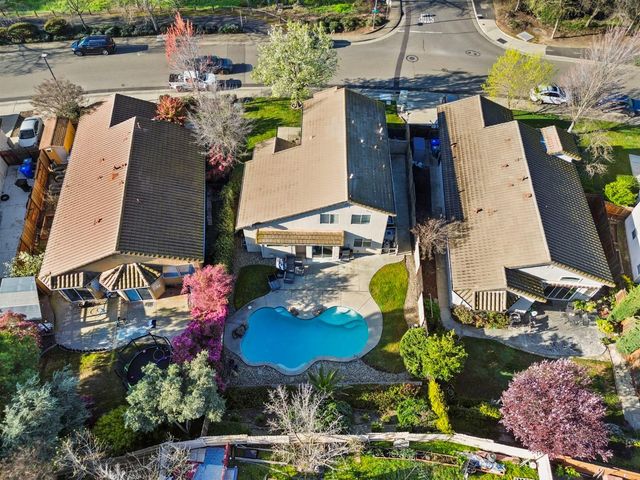 1384 Walden Dr, Folsom, CA 95630