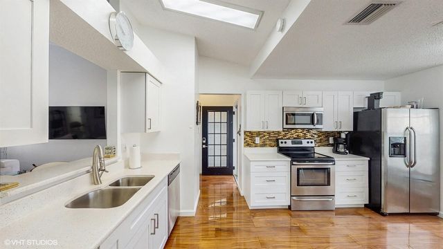 2690 Linkside Drive, Wellington, FL 33414