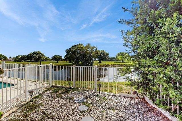 2690 Linkside Drive, Wellington, FL 33414