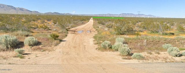 10500 W Maxwell Avenue, Rosamond, CA 93560