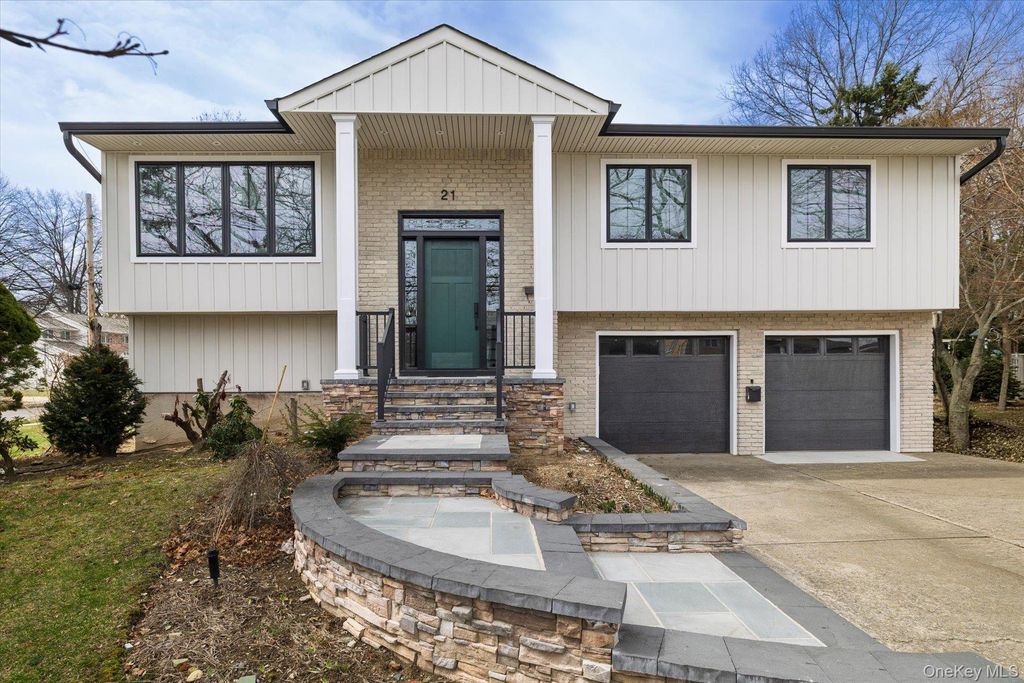 21 Dunhill Road, New Hyde Park, NY 11040