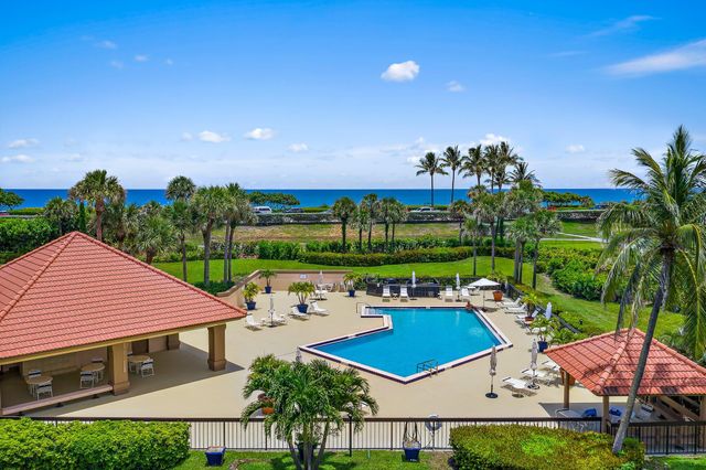 401 Ocean Bluffs Boulevard 402, Jupiter, FL 33477