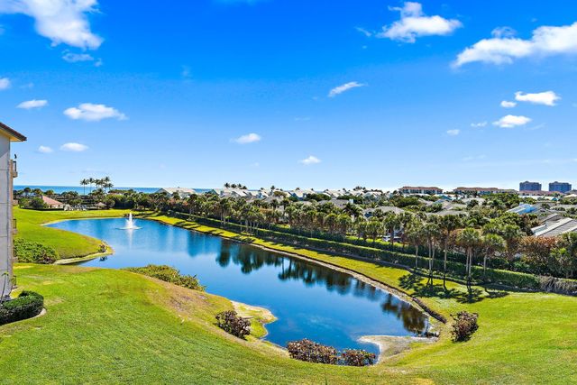 401 Ocean Bluffs Boulevard 402, Jupiter, FL 33477