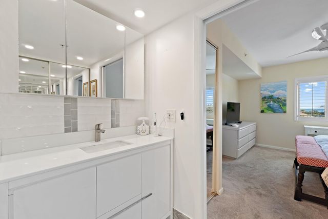 401 Ocean Bluffs Boulevard 402, Jupiter, FL 33477