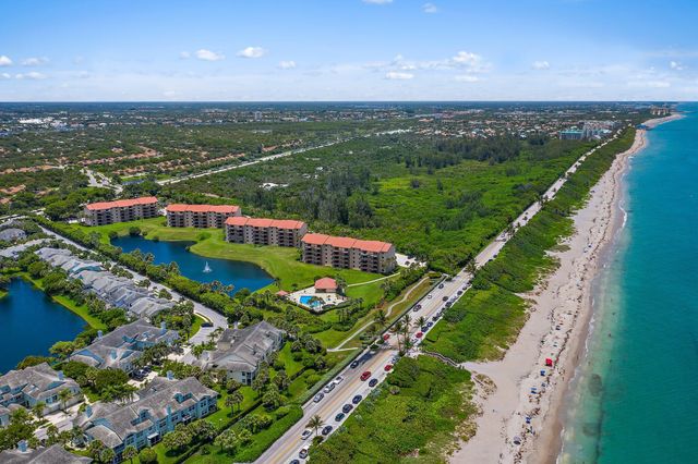 401 Ocean Bluffs Boulevard 402, Jupiter, FL 33477