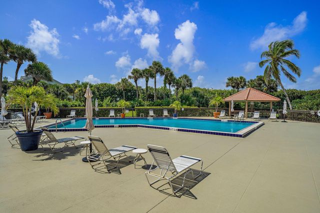 401 Ocean Bluffs Boulevard 402, Jupiter, FL 33477