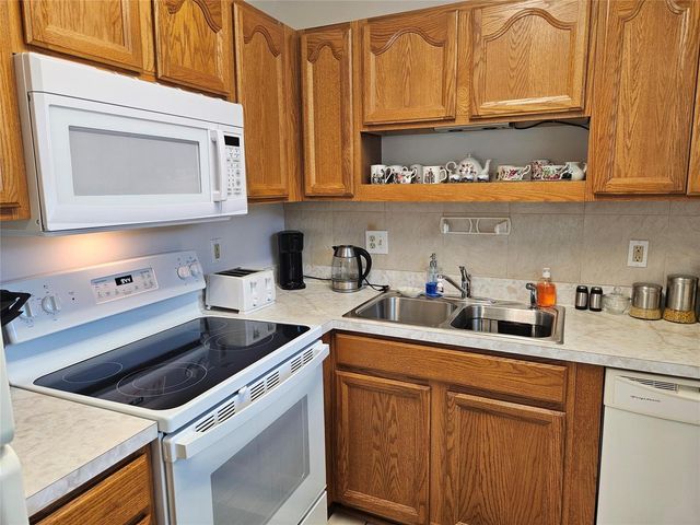 44 Woodland Drive 205, Vero Beach, FL 32962