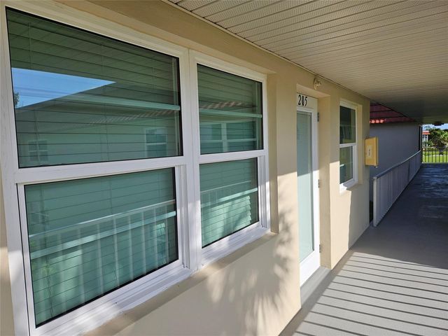 44 Woodland Drive 205, Vero Beach, FL 32962