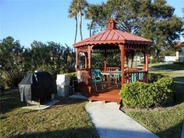 44 Woodland Drive 205, Vero Beach, FL 32962