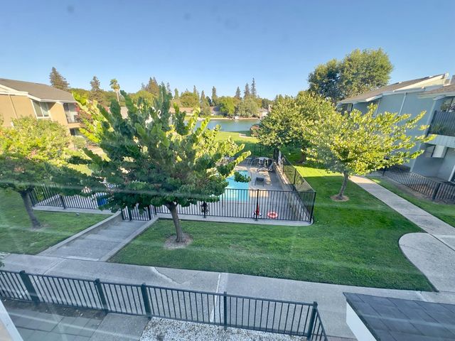 3722 W Benjamin Holt Dr #16, Stockton, CA 95219