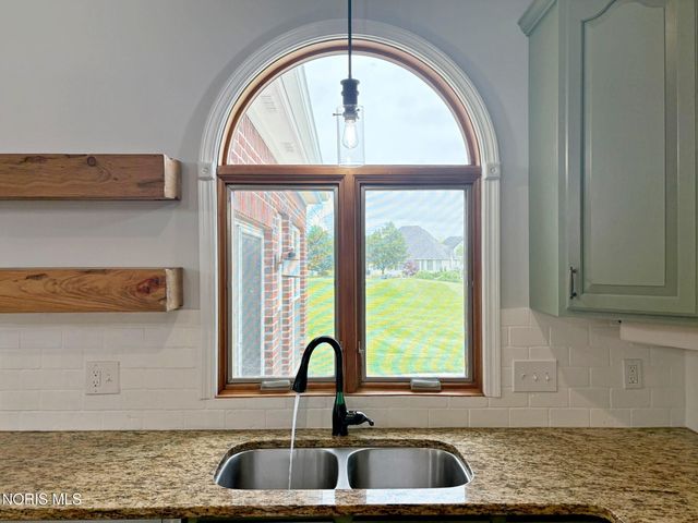 1404 Muirfield Drive, Bowling Green, OH 43402