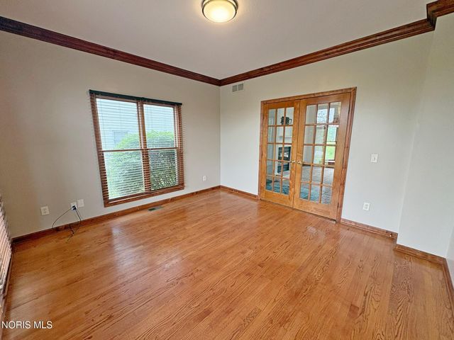 1404 Muirfield Drive, Bowling Green, OH 43402
