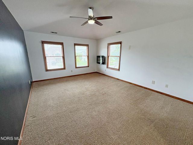 1404 Muirfield Drive, Bowling Green, OH 43402