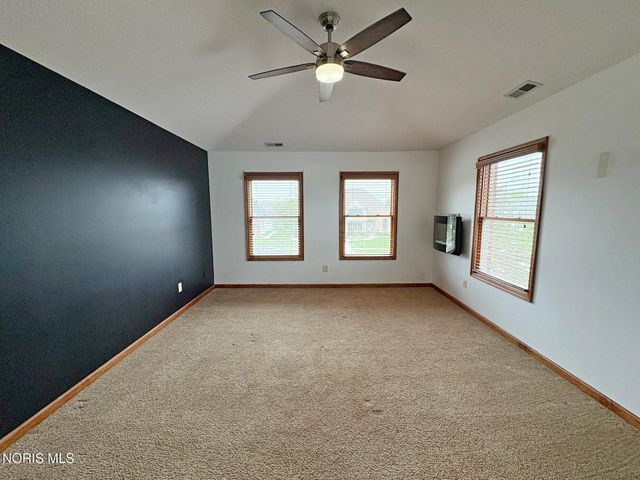 1404 Muirfield Drive, Bowling Green, OH 43402