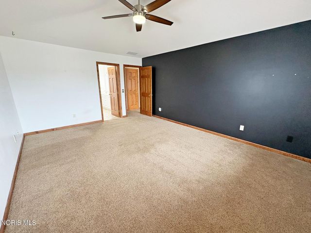 1404 Muirfield Drive, Bowling Green, OH 43402