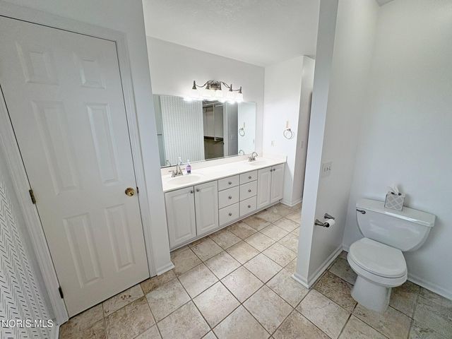 1404 Muirfield Drive, Bowling Green, OH 43402