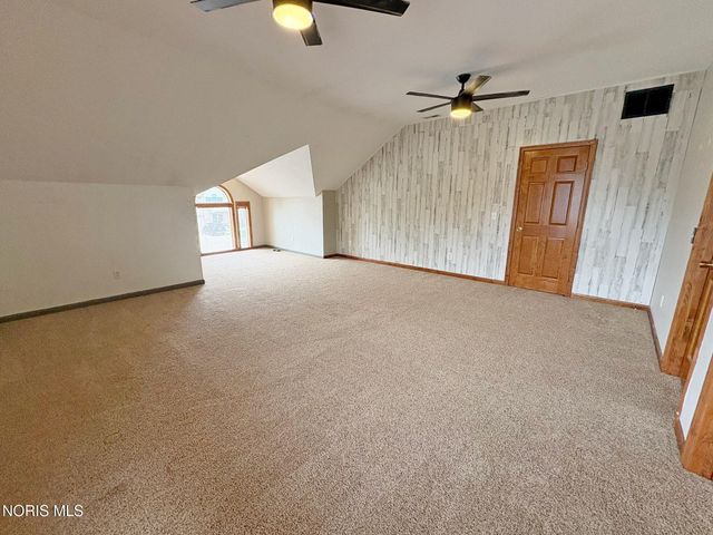 1404 Muirfield Drive, Bowling Green, OH 43402