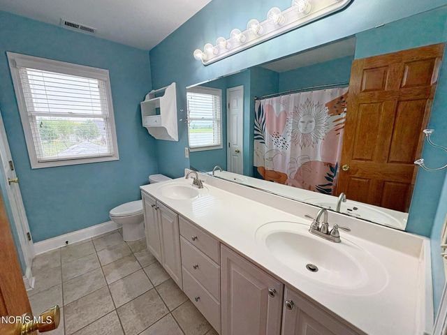 1404 Muirfield Drive, Bowling Green, OH 43402
