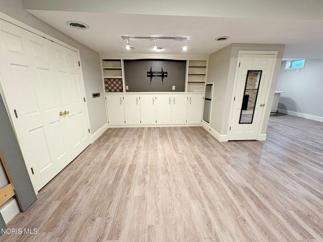 1404 Muirfield Drive, Bowling Green, OH 43402