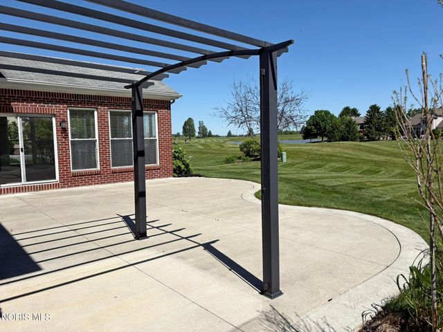1404 Muirfield Drive, Bowling Green, OH 43402