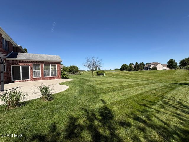 1404 Muirfield Drive, Bowling Green, OH 43402