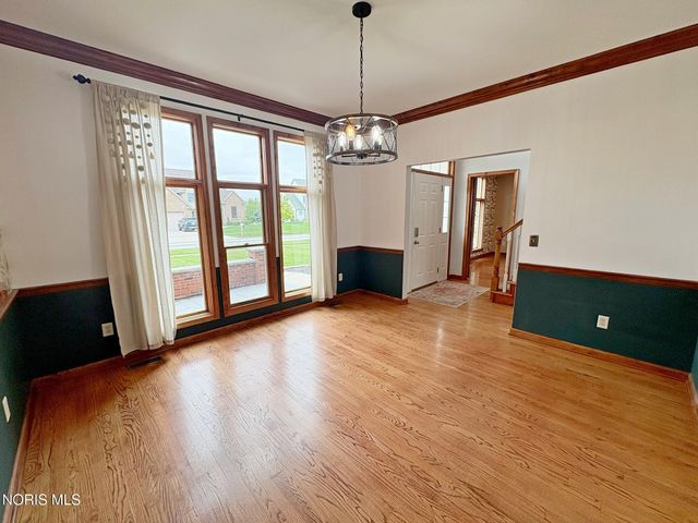 1404 Muirfield Drive, Bowling Green, OH 43402
