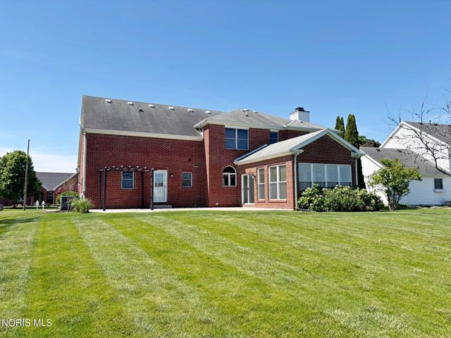 1404 Muirfield Drive, Bowling Green, OH 43402